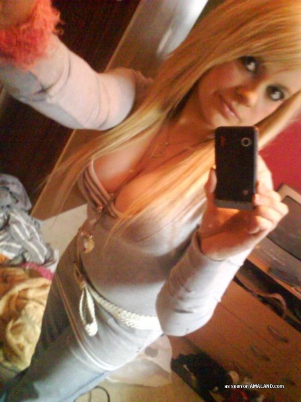Babes teasing their BFs in hot selfpics